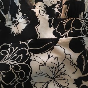 Black and white house Tops - Beautiful black and white strapless blouse Black and white house Tops - Beautiful black and white strapless blouse